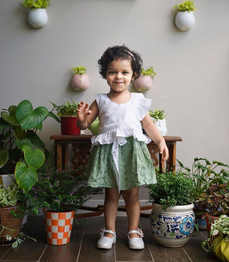 Monochromatic Outfits For Your Little Big Trendsetters